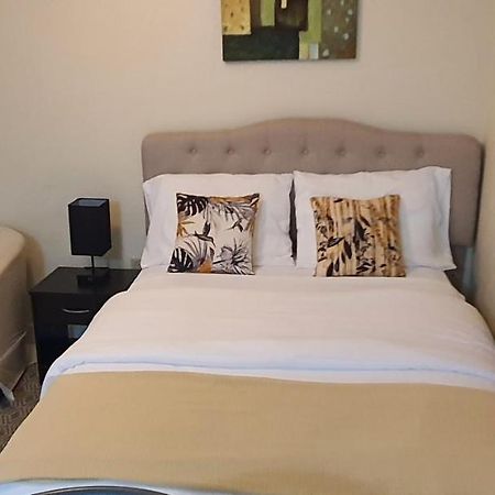 Hastings Towers 4D - Studio Apt Opp Beach Bridgetown Esterno foto