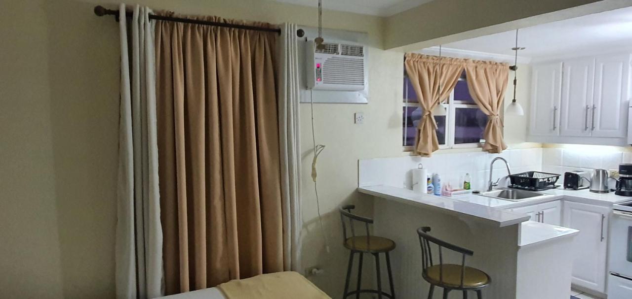 Hastings Towers 4D - Studio Apt Opp Beach Bridgetown Esterno foto