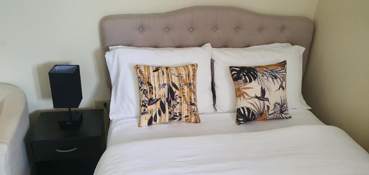 Hastings Towers 4D - Studio Apt Opp Beach Bridgetown Esterno foto