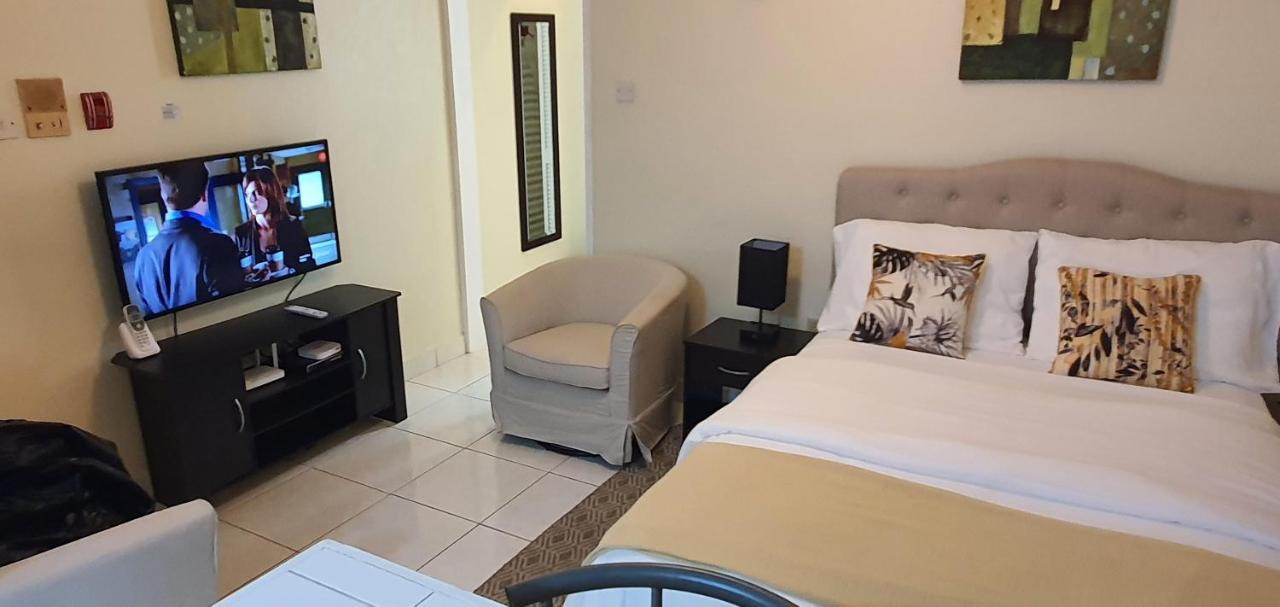 Hastings Towers 4D - Studio Apt Opp Beach Bridgetown Esterno foto